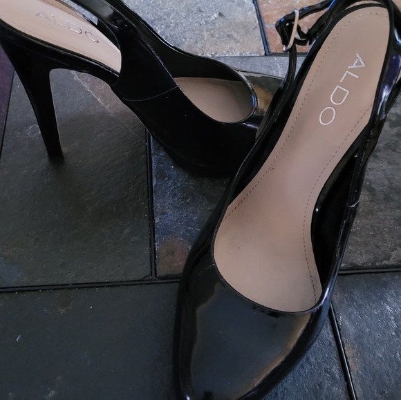 SALE: Aldo Black Patent Leather Sling Black. *Must Go!!!! - Picture 2 of 4